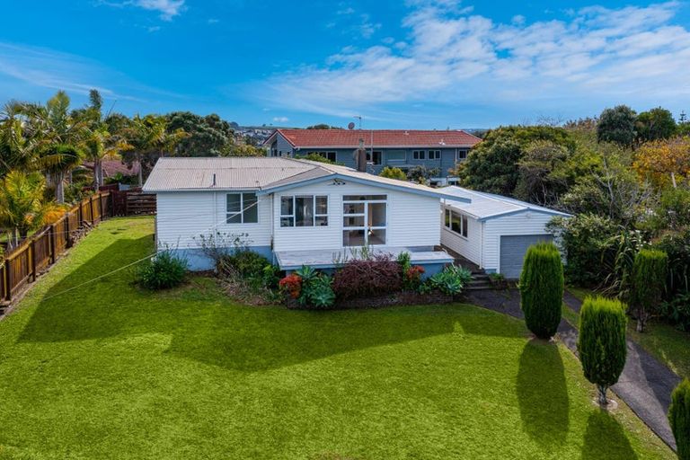 Photo of property in 69 Killarney Avenue, Torbay, Auckland, 0630