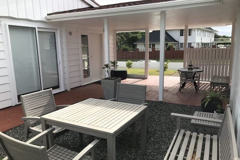 Photo of property in 1 Nikau Road, Waikanae, 5036