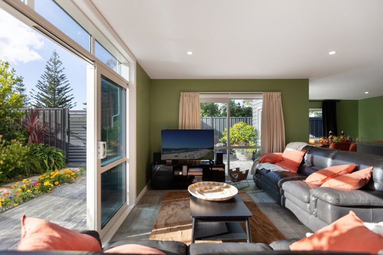 Photo of property in 35 Waione Avenue, Athenree, Waihi Beach, 3177