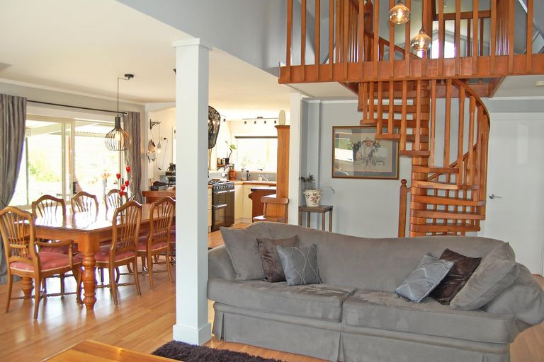 Photo of property in Gibbons Road, Kaiwaka, 0573