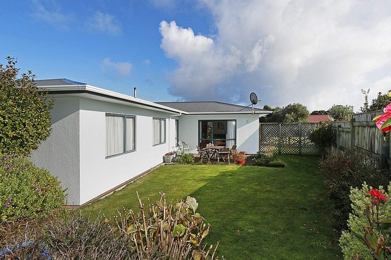 Photo of property in 20 Pohutukawa Drive, Opunake, 4616