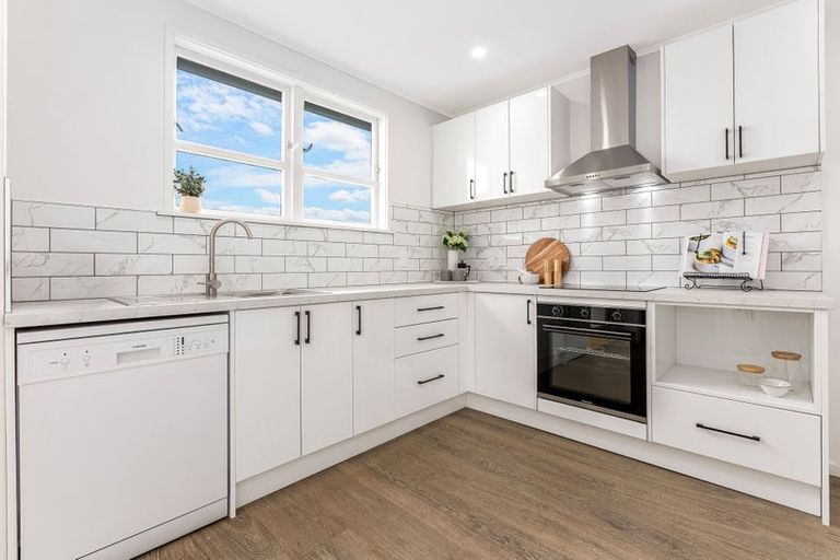 Photo of property in 43 Fantame Street, Cannons Creek, Porirua, 5024