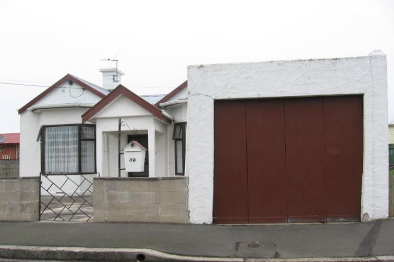 Photo of property in 39 Bathgate Street, South Dunedin, Dunedin, 9012