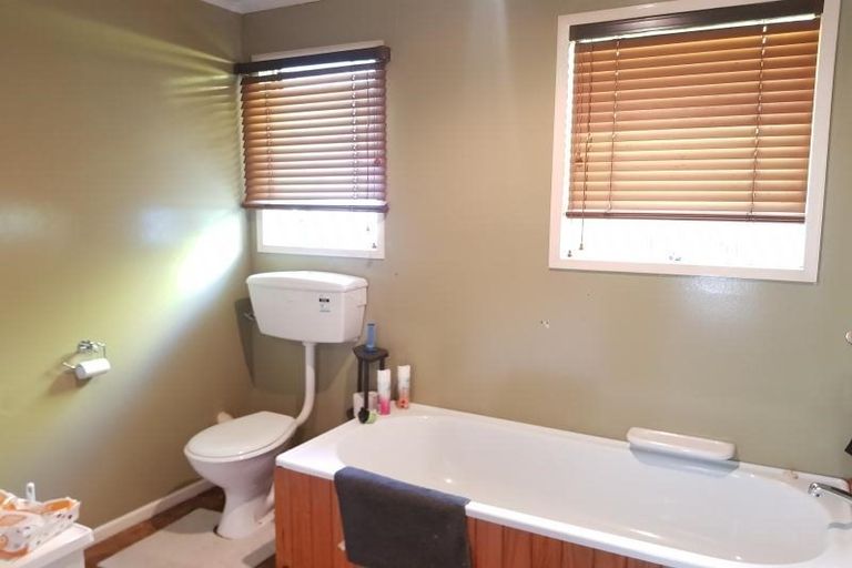 Photo of property in 44 Sarabande Avenue, Redwood, Christchurch, 8051