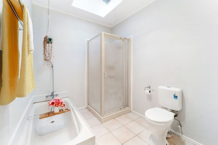 Photo of property in 23a Riserra Drive, Ranui, Auckland, 0612