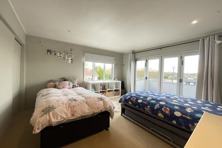 Photo of property in 60 Waiohua Road, Greenlane, Auckland, 1061