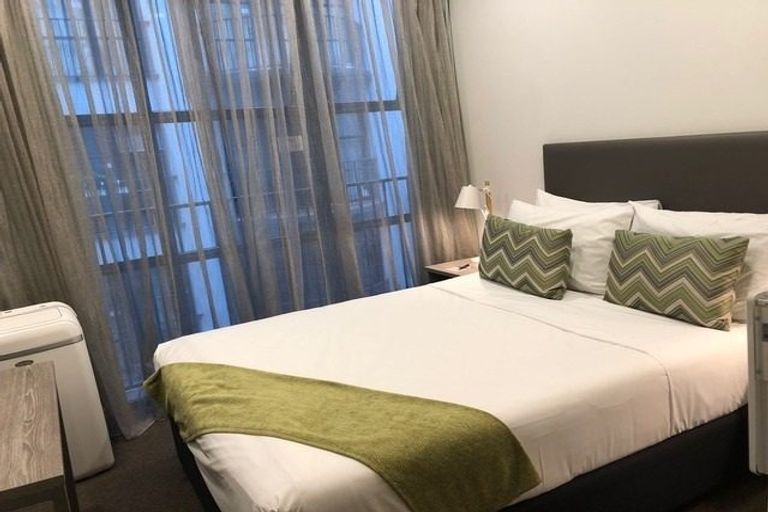 Photo of property in Atrium Towers, 5j/154 The Terrace, Wellington Central, Wellington, 6011