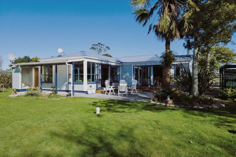 Photo of property in 43 Victoria Road, Westport, 7892