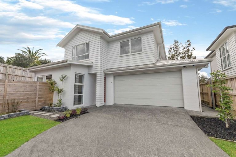 Photo of property in 24 William Wallbank Crescent, Swanson, Auckland, 0614