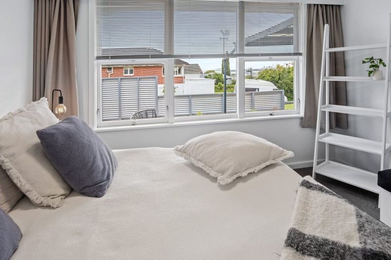Photo of property in 18a Tiroroa Avenue, Te Atatu South, Auckland, 0610