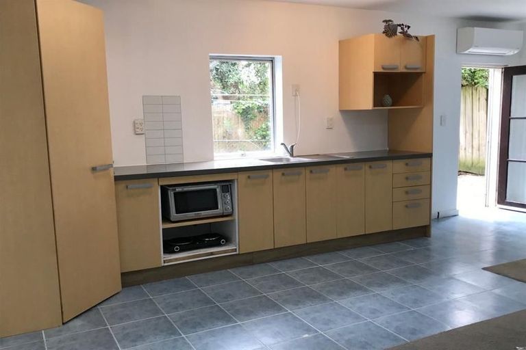 Photo of property in 3/496 Glenfield Road, Glenfield, Auckland, 0629