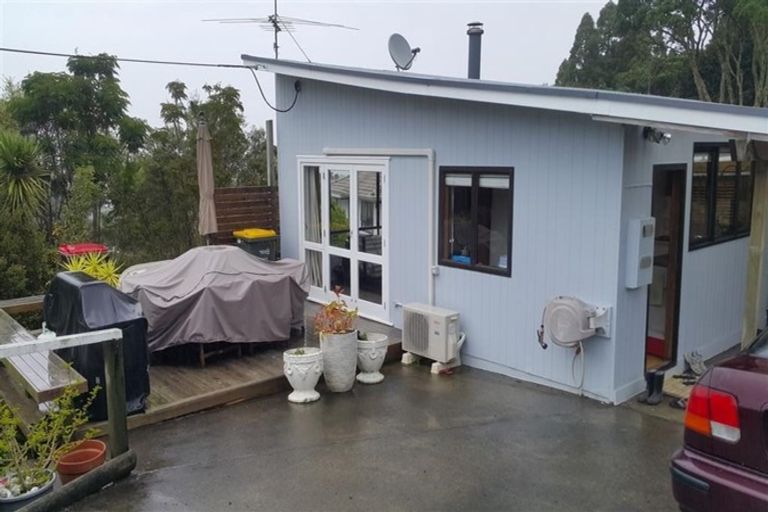 Photo of property in 18 Hillcrest Road, Hatfields Beach, Orewa, 0931