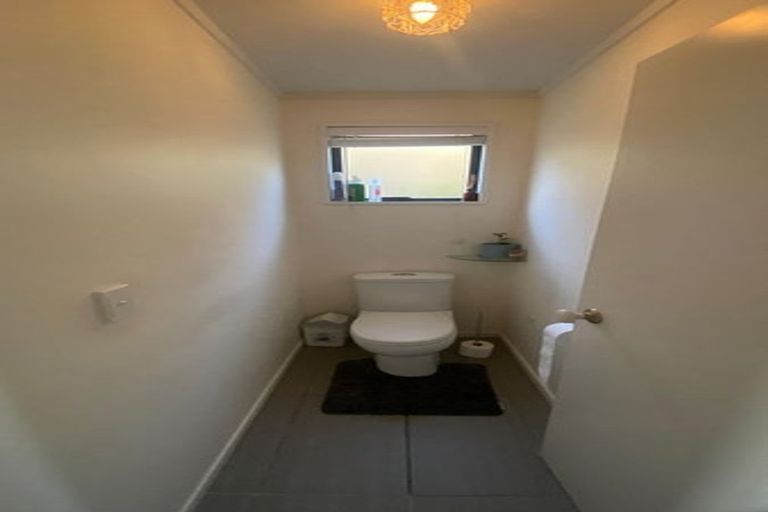 Photo of property in 16b Trinidad Crescent, Grenada Village, Wellington, 6037