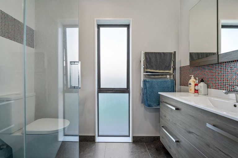 Photo of property in 8 Kuripaka Crescent, The Gardens, Auckland, 2105