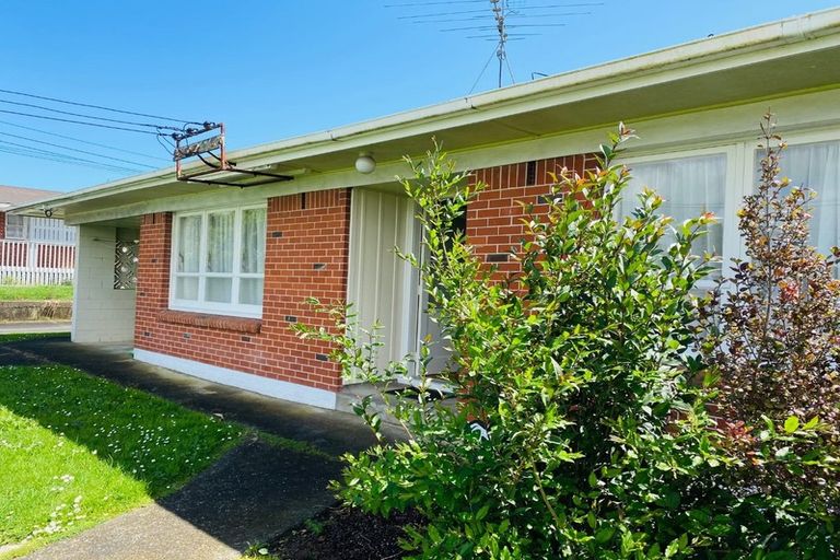 Photo of property in 9a Kirton Crescent, Manurewa, Auckland, 2102