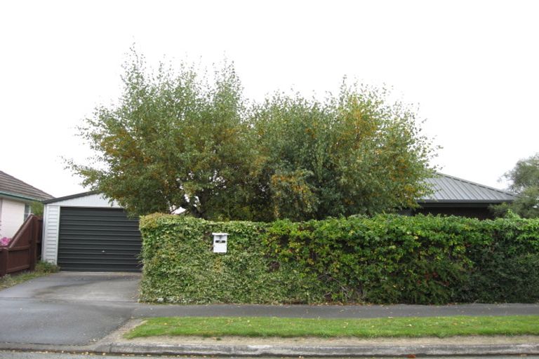 Photo of property in 2 Paddington Street, Northcote, Christchurch, 8052