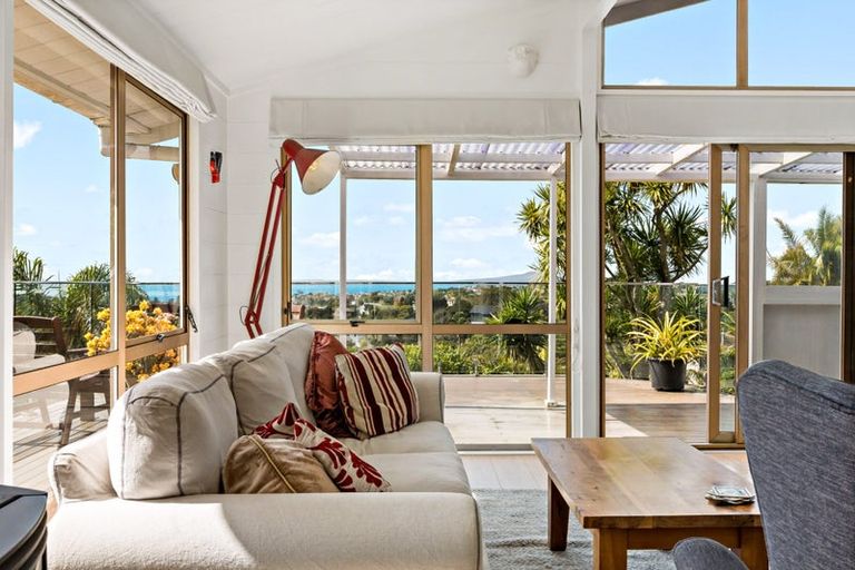 Photo of property in 797 East Coast Road, Northcross, Auckland, 0630