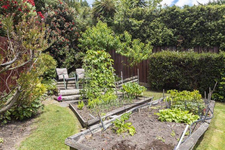 Photo of property in 2/81 Port Hills Road, Heathcote Valley, Christchurch, 8022
