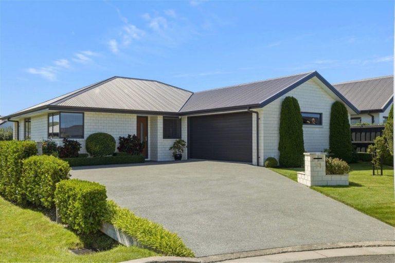 Photo of property in 11 Wyllie Place, Amberley, 7410