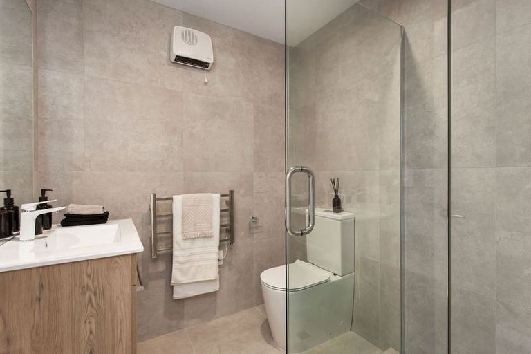 Photo of property in 2/80 Milton Street, Somerfield, Christchurch, 8024