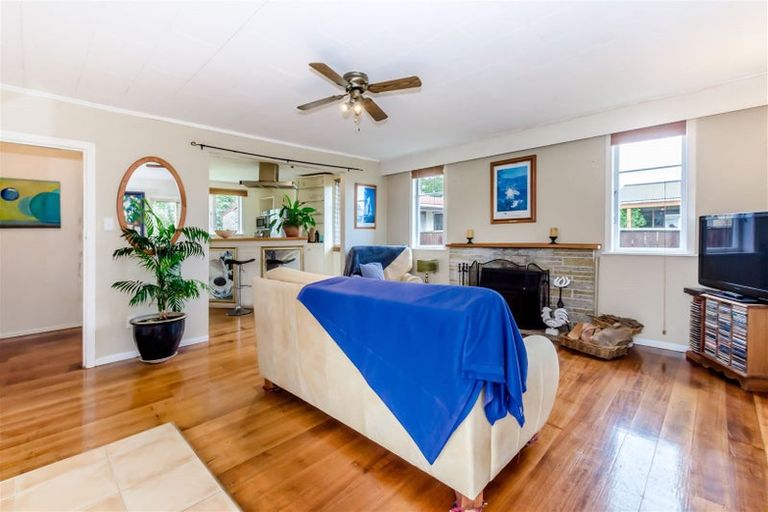 Photo of property in 14 Buckley Grove, Paraparaumu, 5032