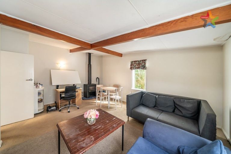 Photo of property in 75 Raukawa Street, Stokes Valley, Lower Hutt, 5019