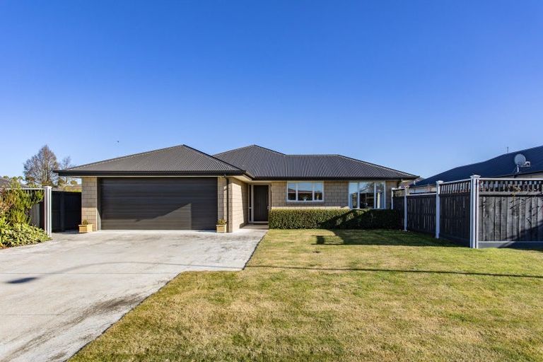 Photo of property in 21 Sequoia Way, Rangiora, 7400