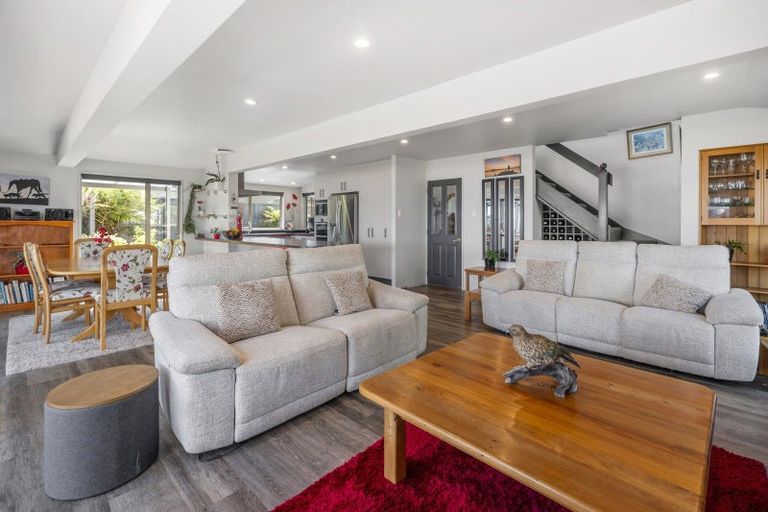 Photo of property in 31 Willow Avenue, Hannahs Bay, Rotorua, 3010