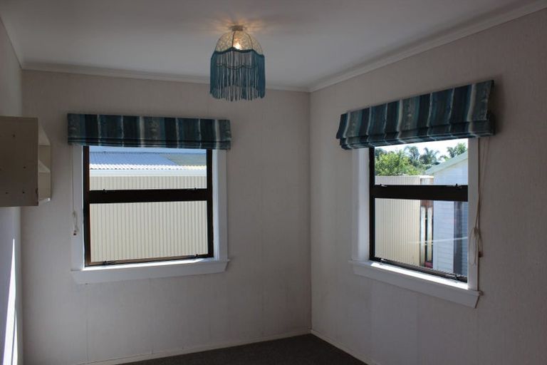 Photo of property in 10 Kopipi Crescent, Ngunguru, Whangarei, 0173