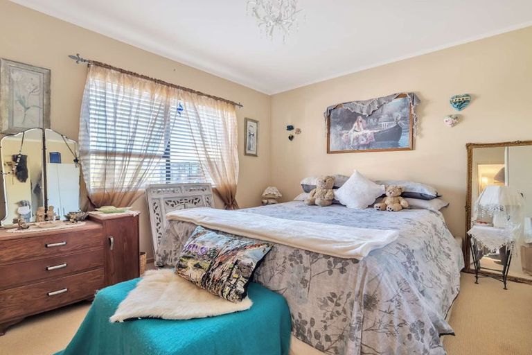 Photo of property in 3/7 Gerald Stokes Avenue, Helensville, 0800