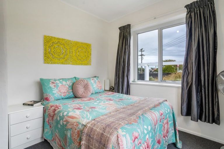 Photo of property in 25 Queen Street, Winton, 9720