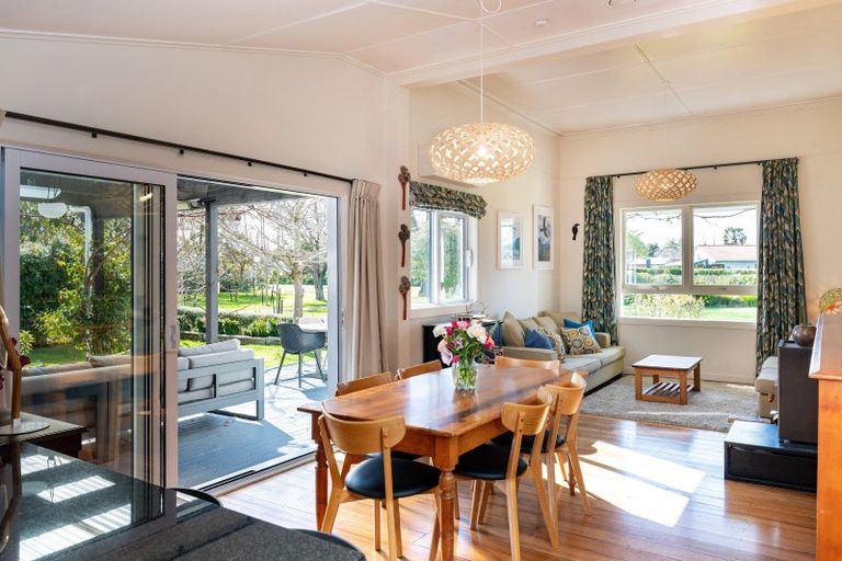 Photo of property in 104 Tollemache Road East, Longlands, Hastings, 4122