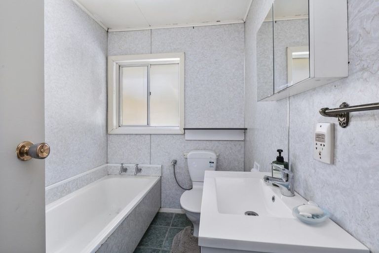 Photo of property in 40 Elmslie Road, Pinehaven, Upper Hutt, 5019