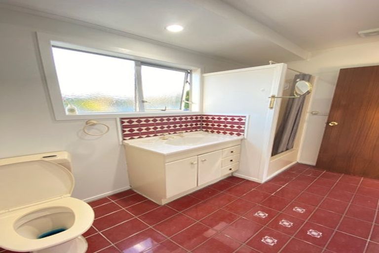 Photo of property in 10 Datura Place, Sunnynook, Auckland, 0620