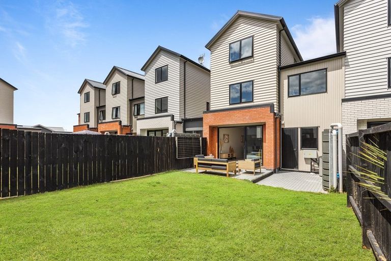 Photo of property in 1/6 Onekiritea Road, Hobsonville, Auckland, 0616
