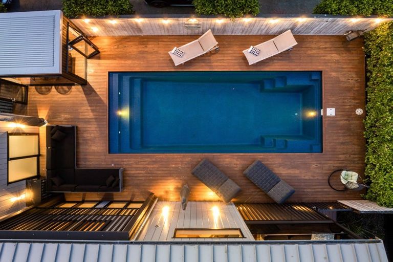 Photo of property in 101 Beach Road, Whangamata, 3620