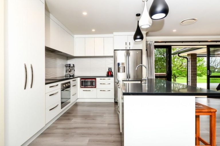 Photo of property in 18 Smith Road, Horsham Downs, Hamilton, 3281