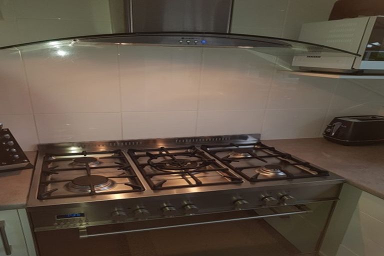 Photo of property in 12 Dallinghoe Crescent, Milford, Auckland, 0620