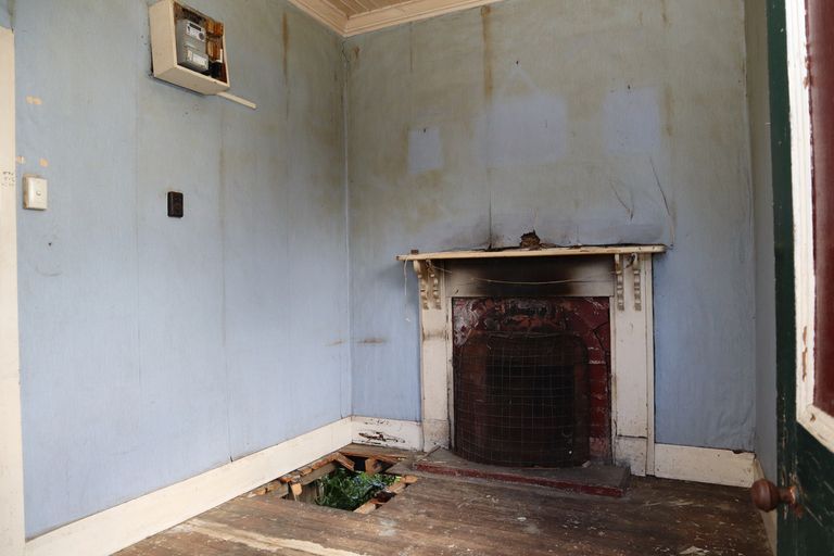 Photo of property in 5 Clark Street, Owaka, 9535