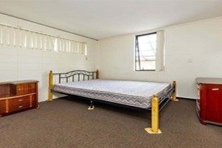 Photo of property in 2/14 Kenderdine Road, Papatoetoe, Auckland, 2025