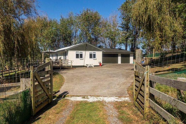 Photo of property in 141 Karioitahi Road, Waiuku, 2683