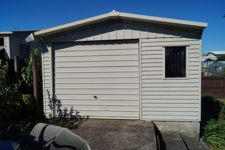 Photo of property in 4 Ashgrove Road, Mangere, Auckland, 2022