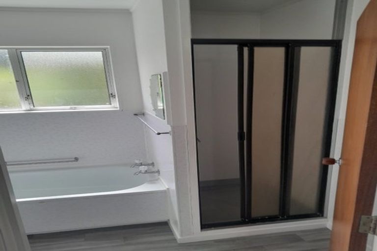 Photo of property in 1/2 Northwick Place, Hillcrest, Auckland, 0627