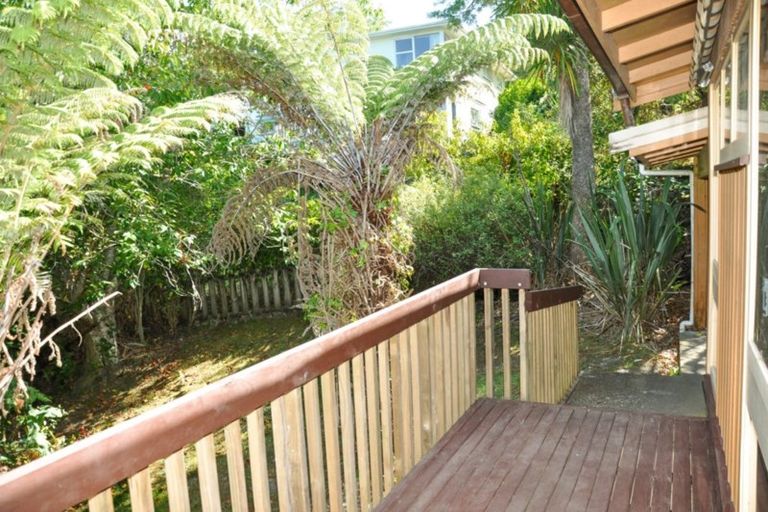 Photo of property in 44 Valley View Road, Glenfield, Auckland, 0629