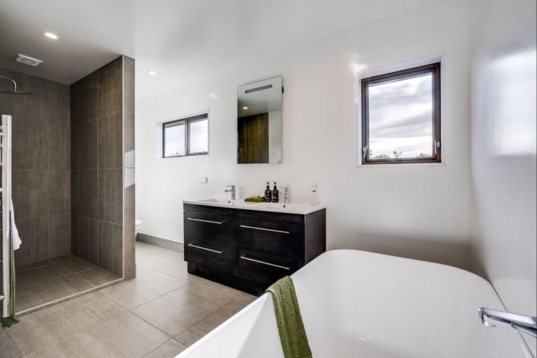 Photo of property in 15 Campbell Street, Havelock North, 4130