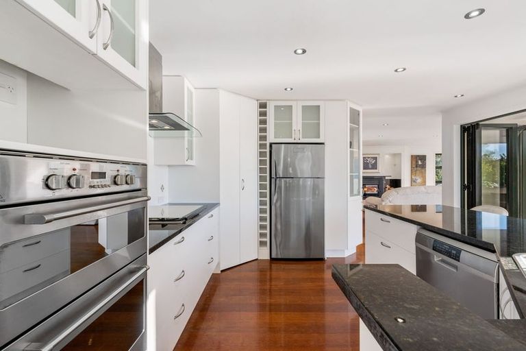 Photo of property in 66 Ferry Parade, Herald Island, Auckland, 0618