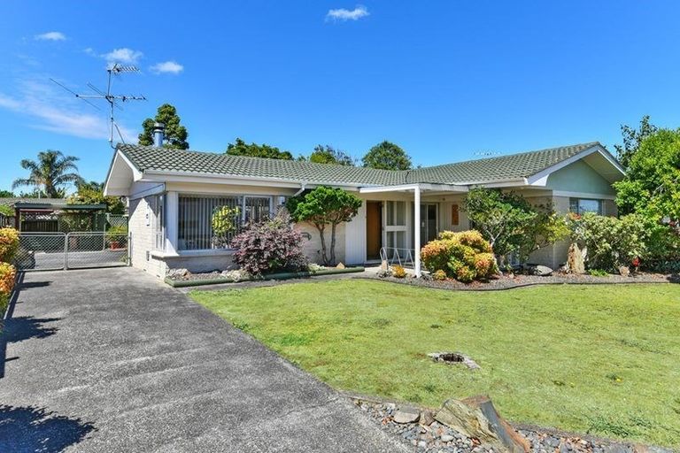 Photo of property in 20 Sunnypark Avenue, Rosehill, Papakura, 2113