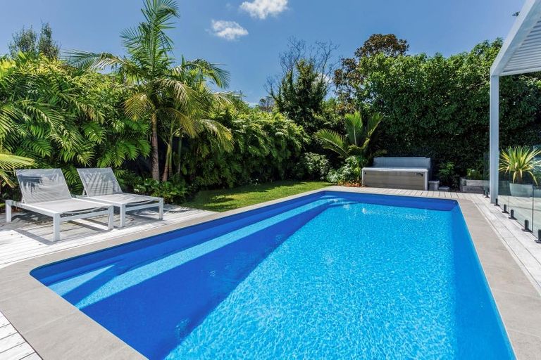 Photo of property in 11 Cheltenham Road, Devonport, Auckland, 0624