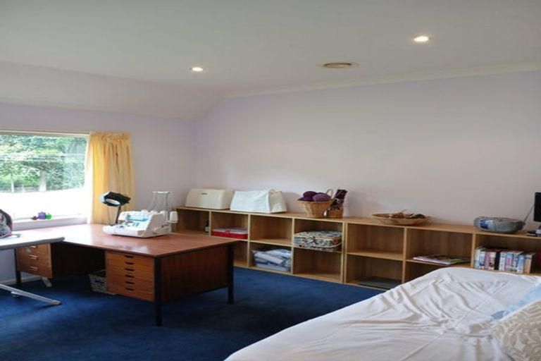 Photo of property in 92 Tutaki Road, Kelvin Grove, Palmerston North, 4470