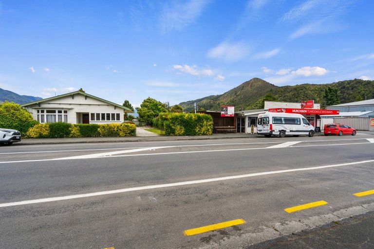 Photo of property in 50 Waller Street, Murchison, 7007